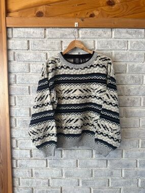 Vintage Expressions Black and Cream Nordic-Style Crewneck Sweater